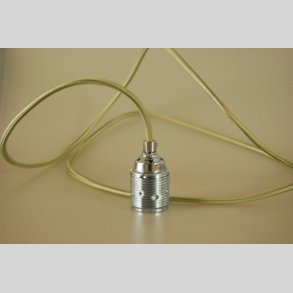 Stofledning med metalfatning