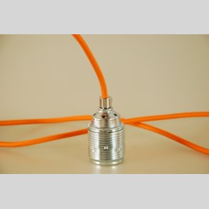 Stofledning med metalfatning