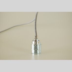 Stofledning med metalfatning