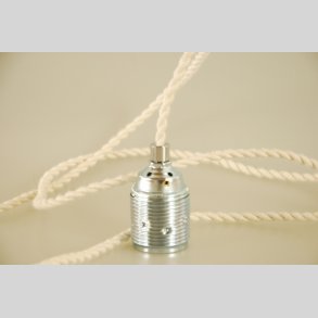 Stofledning med metalfatning